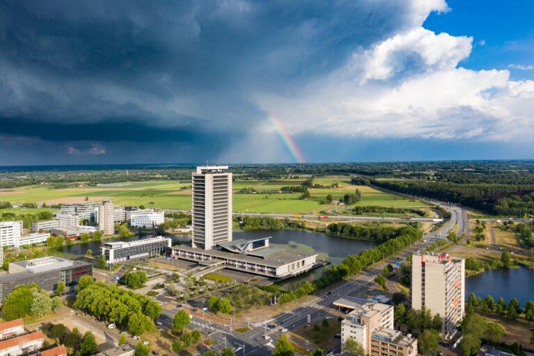 Luchtfoto van het provinciehuis in Den Bosch